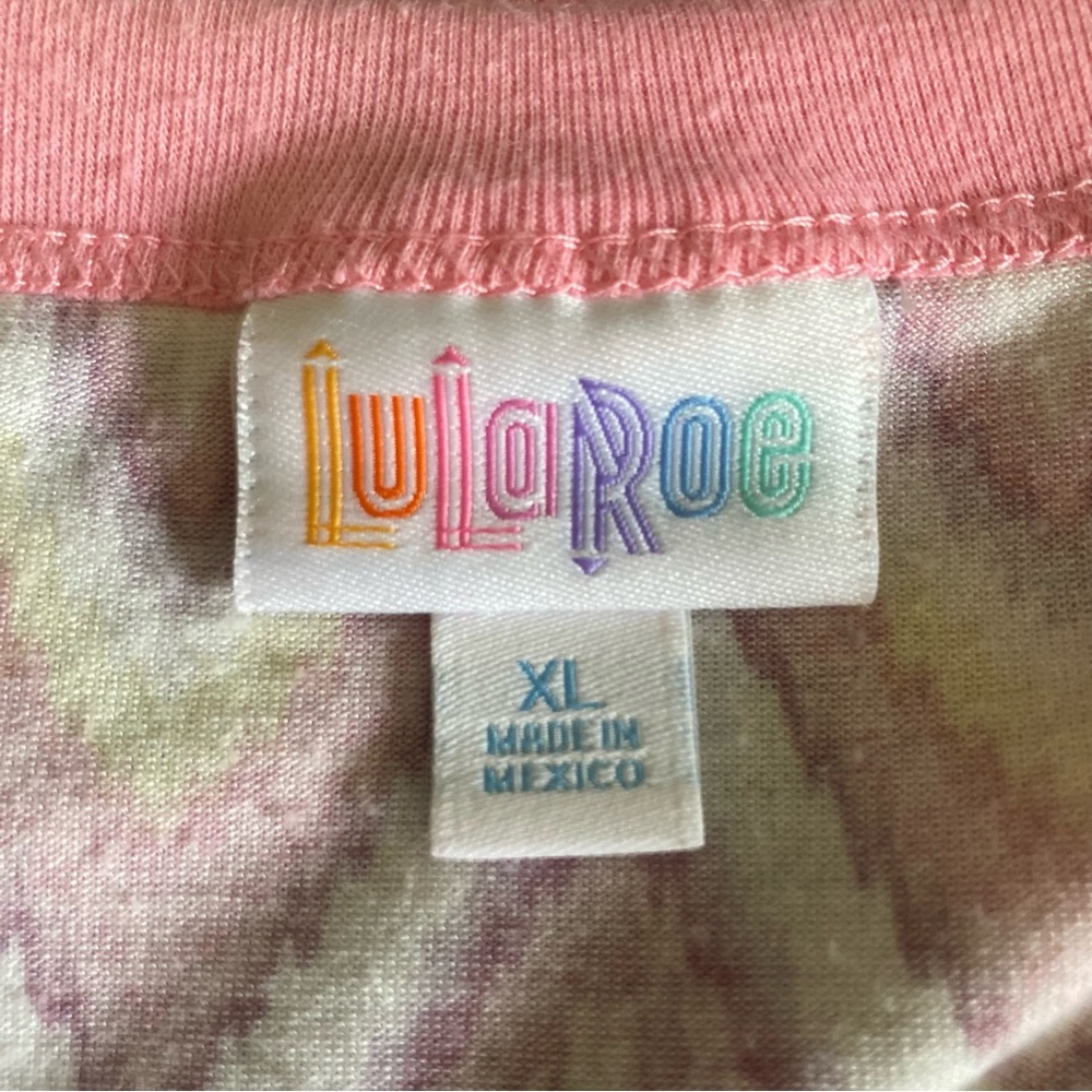 5/$15 LuLaRoe Pink Diamond Print T-Shirt XL - Picture 3 of 7